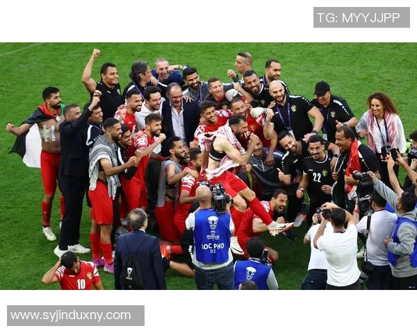 中国男足迎战约旦队直播盛况尽在眼前期待精彩对决与激情时刻 中国男足迎战约旦队直播盛况尽在眼前期待精彩对决与激情时刻