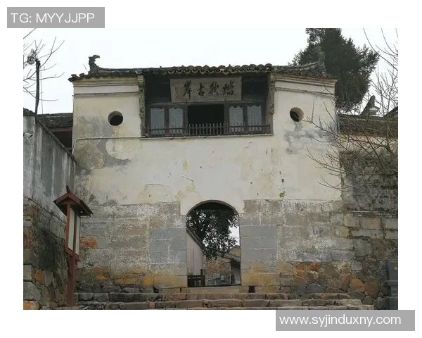 克罗斯在足球历史上的传奇之路与未来发展展望 克罗斯在足球历史上的传奇之路与未来发展展望